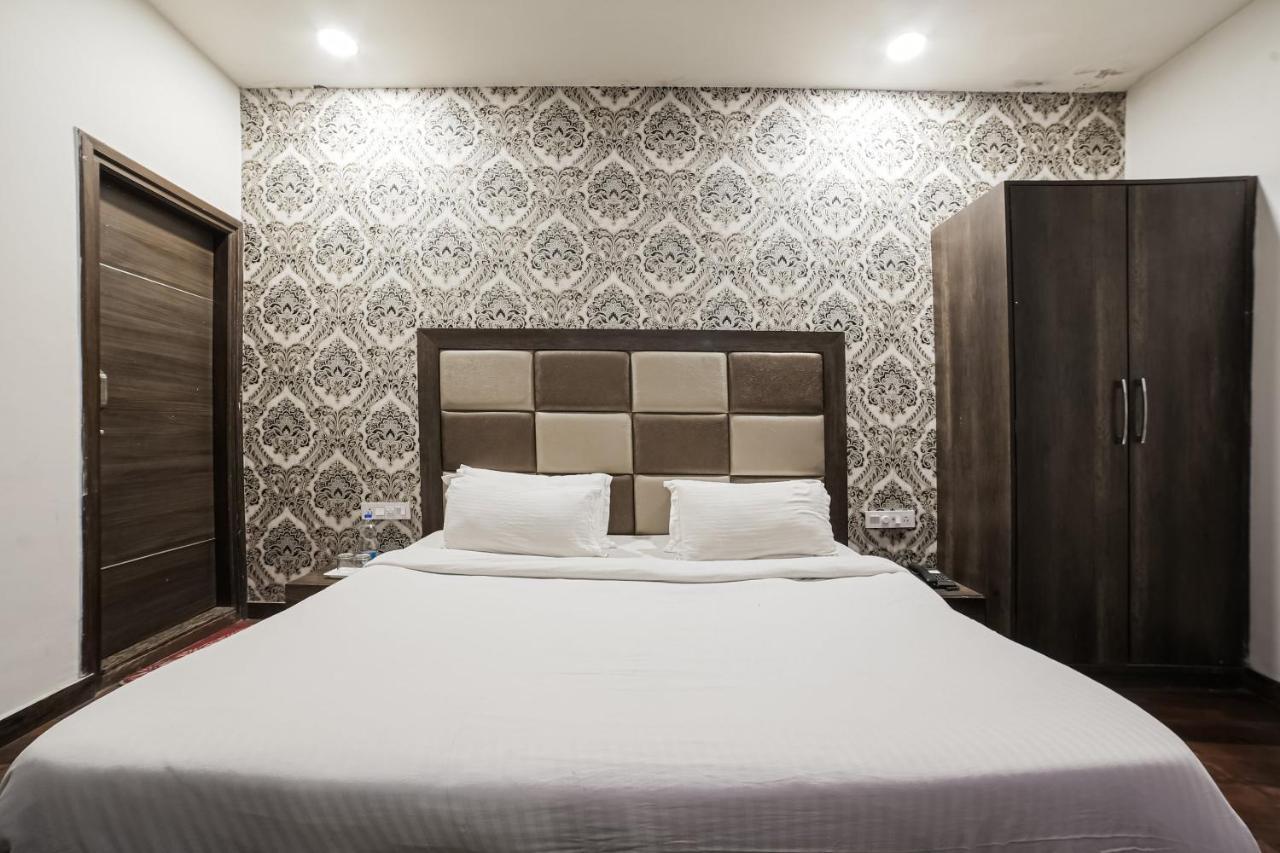 Hotel Townhouse Hollywood Heights à Amritsar Extérieur photo
