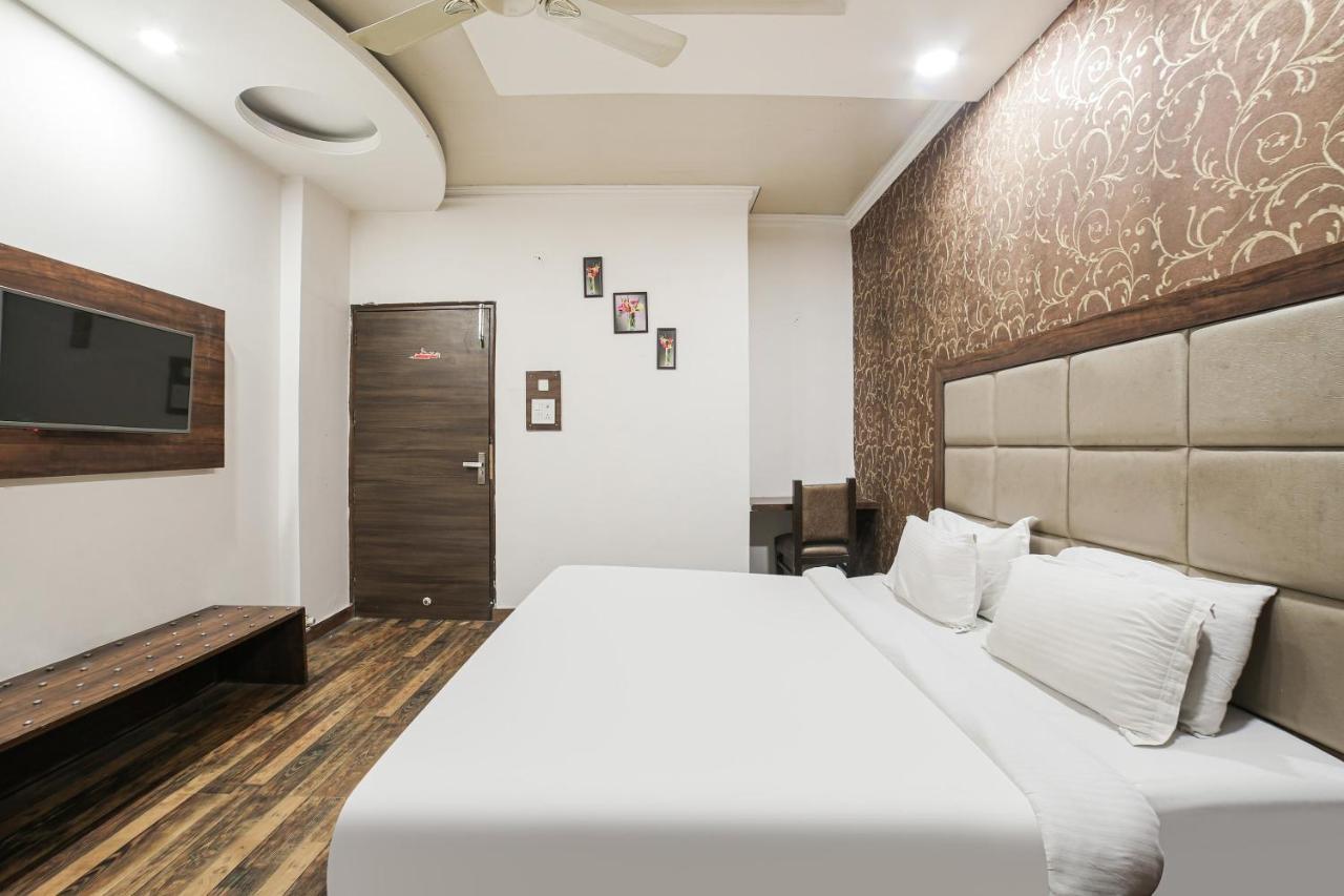 Hotel Townhouse Hollywood Heights à Amritsar Extérieur photo