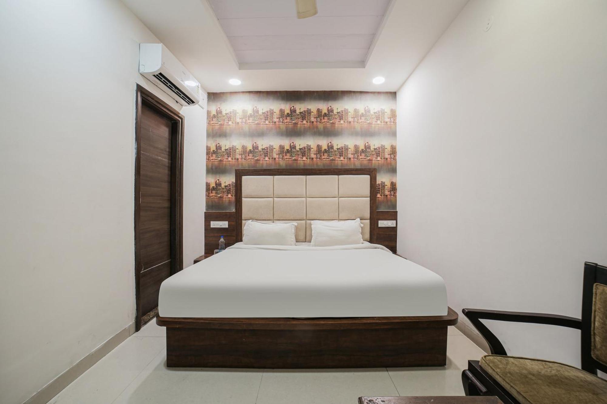 Hotel Townhouse Hollywood Heights à Amritsar Extérieur photo