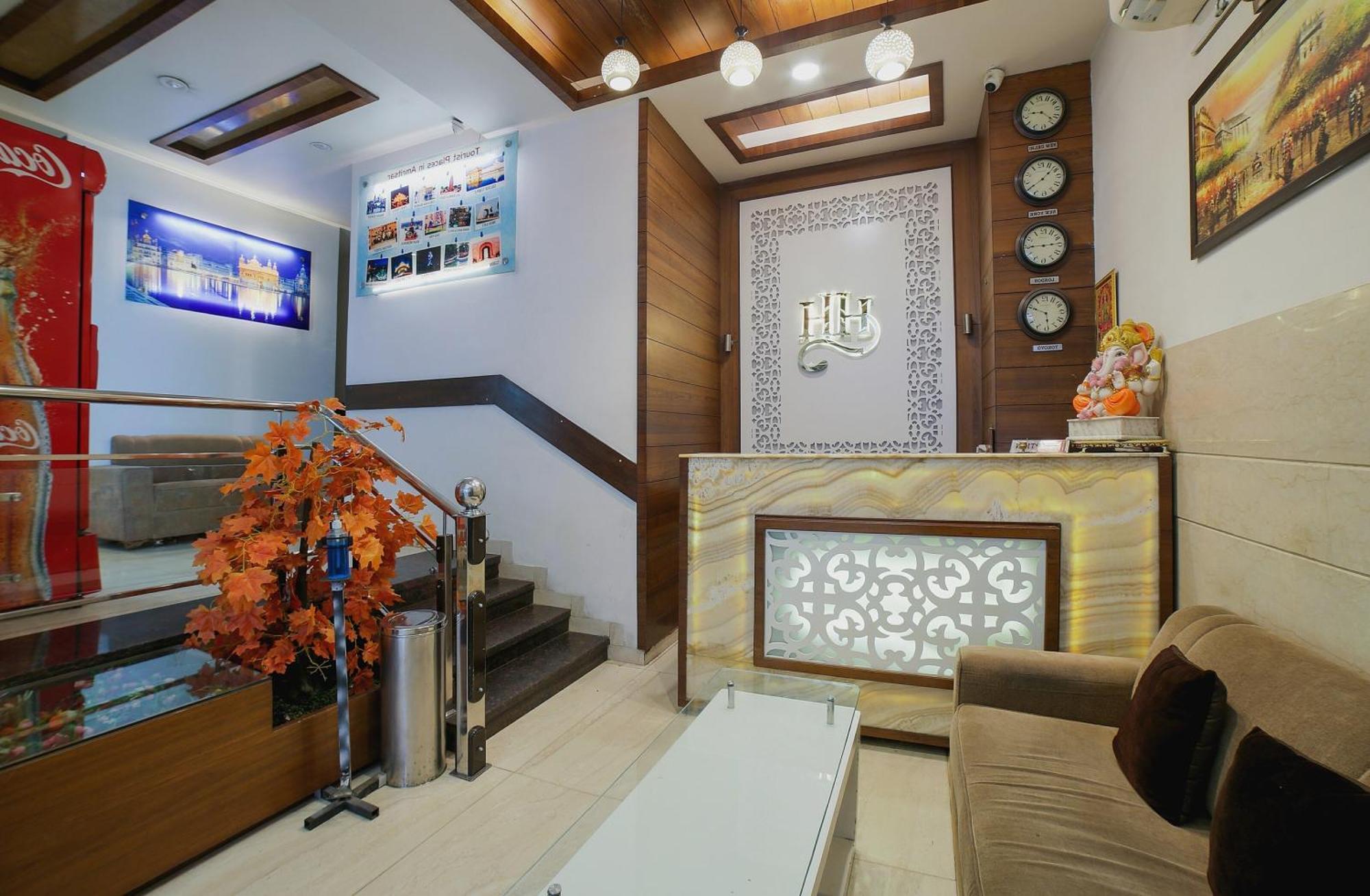 Hotel Townhouse Hollywood Heights à Amritsar Extérieur photo