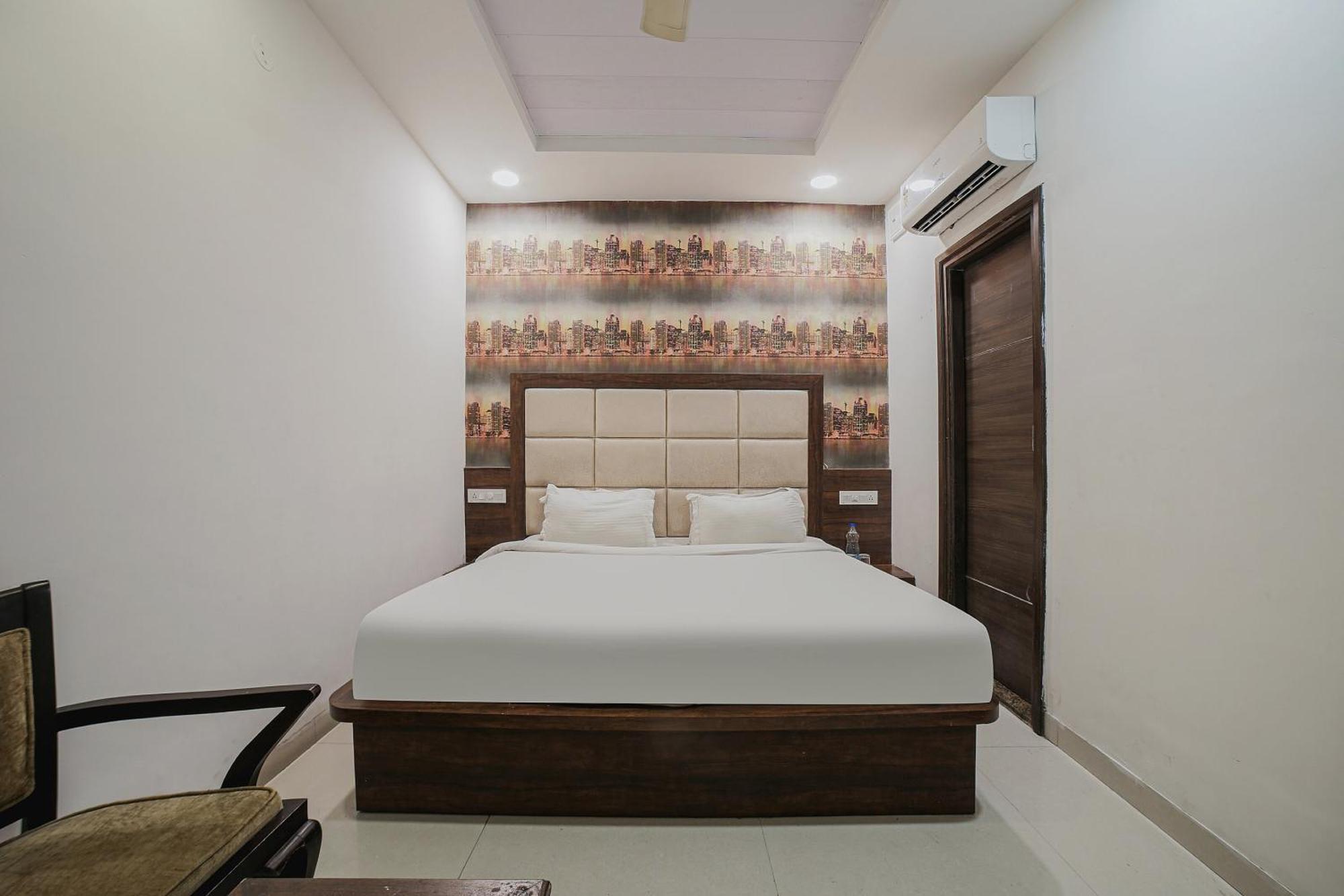 Hotel Townhouse Hollywood Heights à Amritsar Extérieur photo