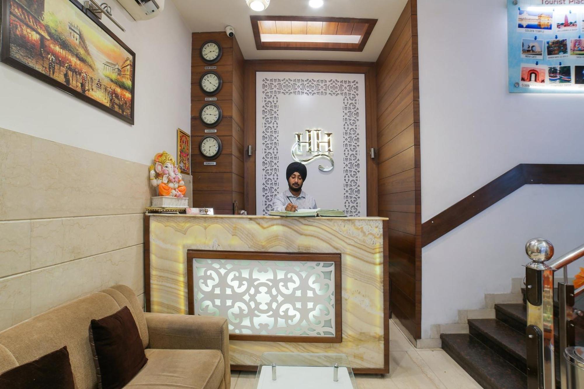 Hotel Townhouse Hollywood Heights à Amritsar Extérieur photo
