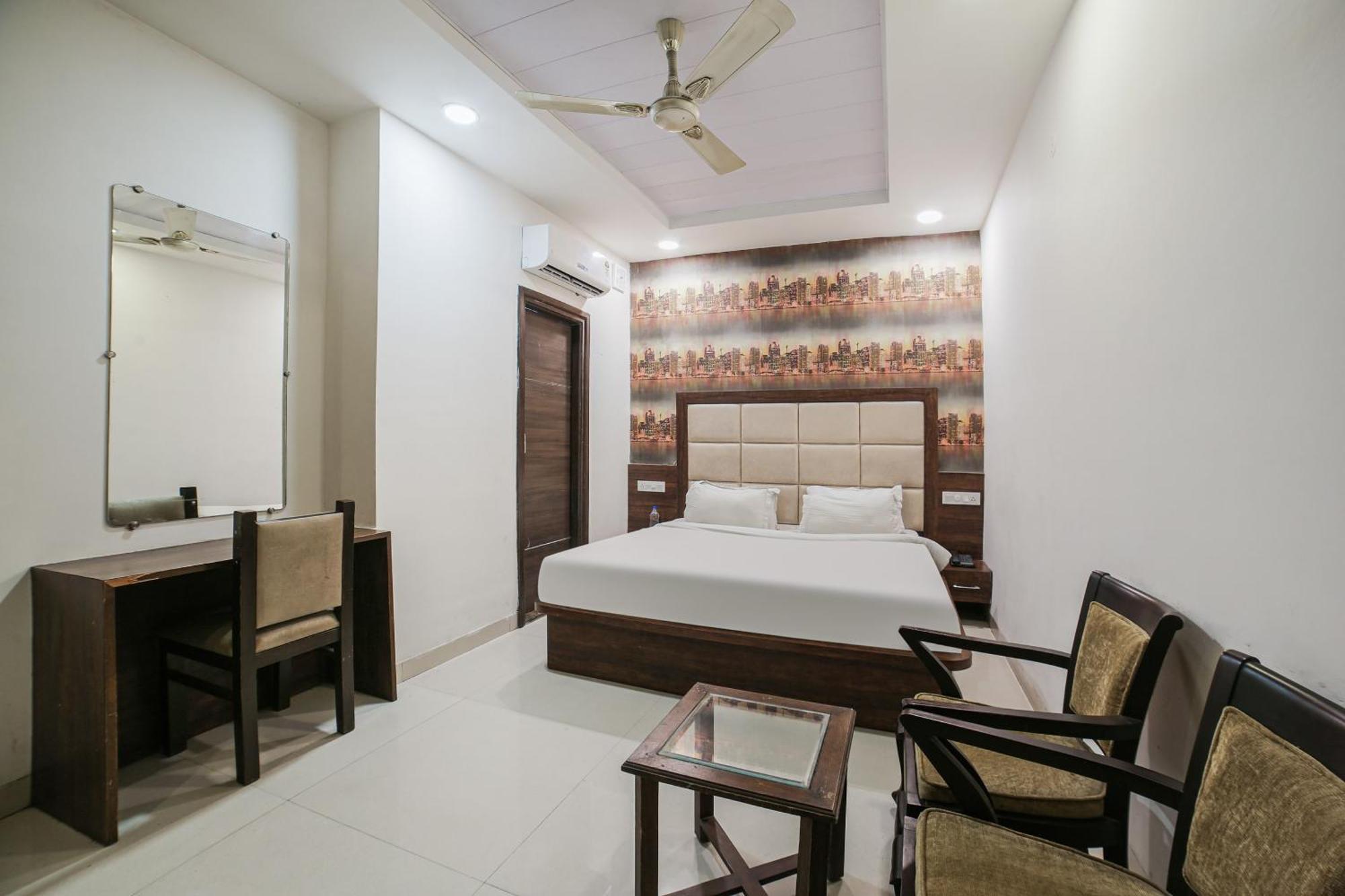 Hotel Townhouse Hollywood Heights à Amritsar Extérieur photo