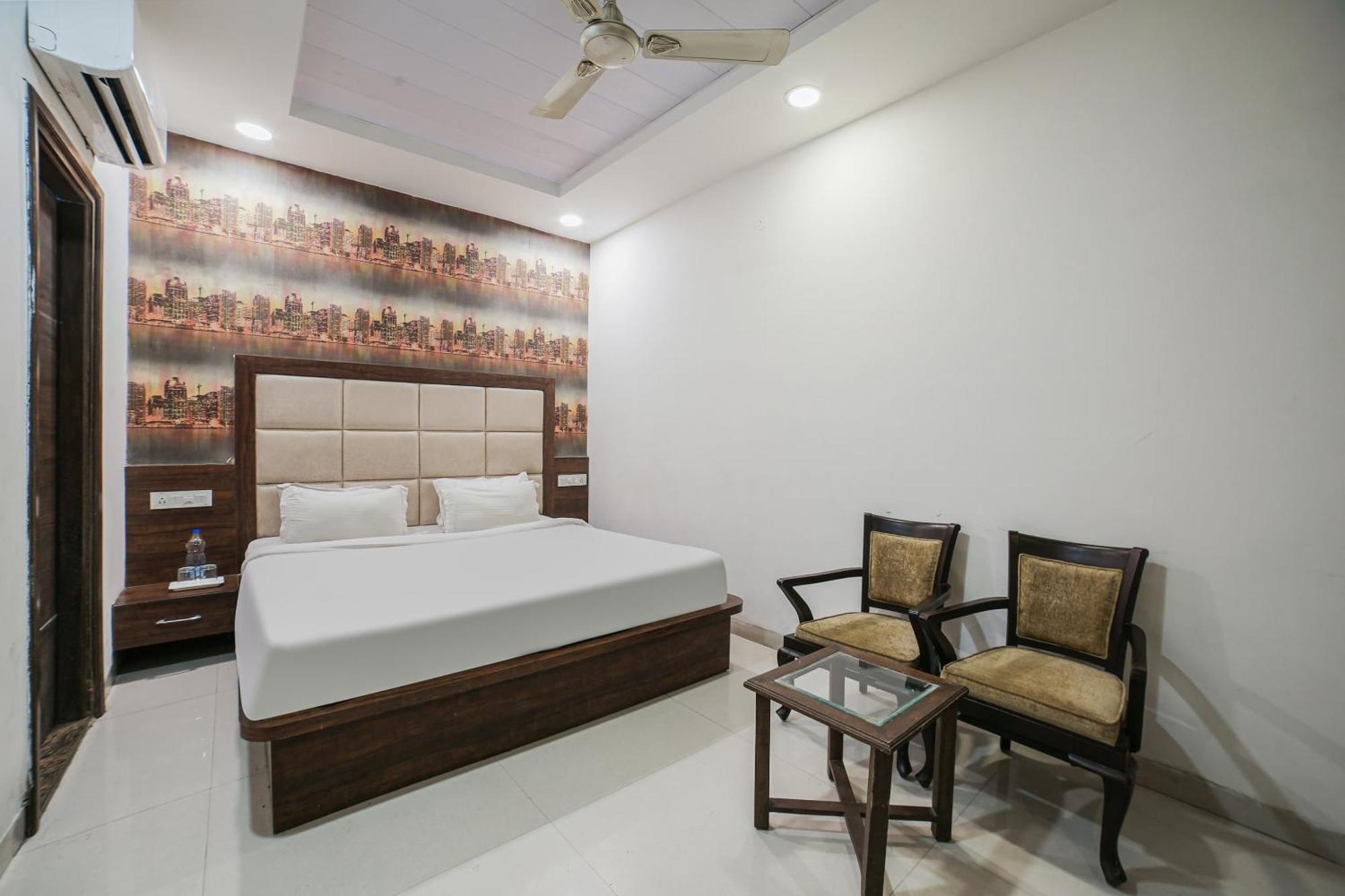 Hotel Townhouse Hollywood Heights à Amritsar Extérieur photo