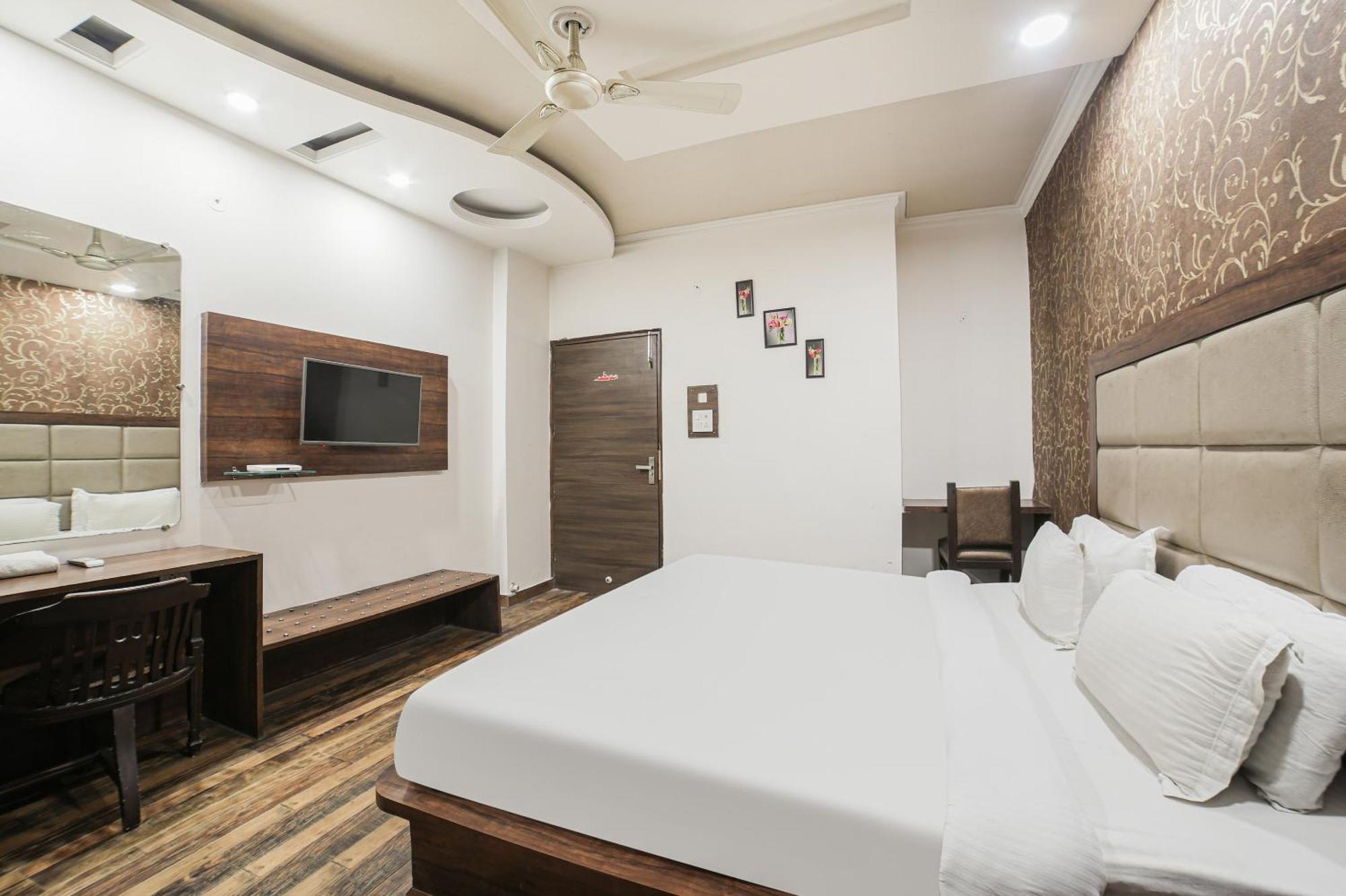Hotel Townhouse Hollywood Heights à Amritsar Extérieur photo