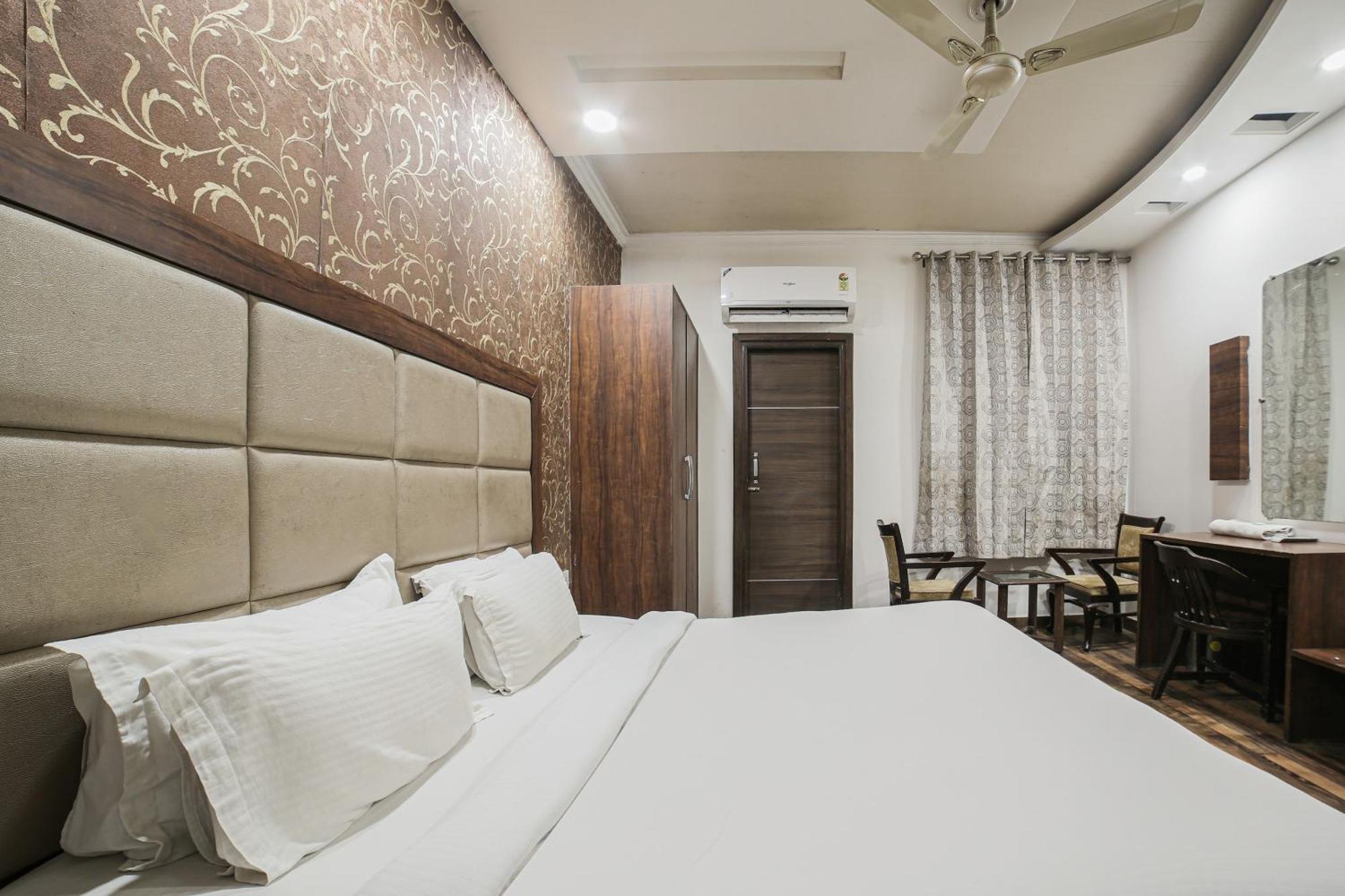 Hotel Townhouse Hollywood Heights à Amritsar Extérieur photo