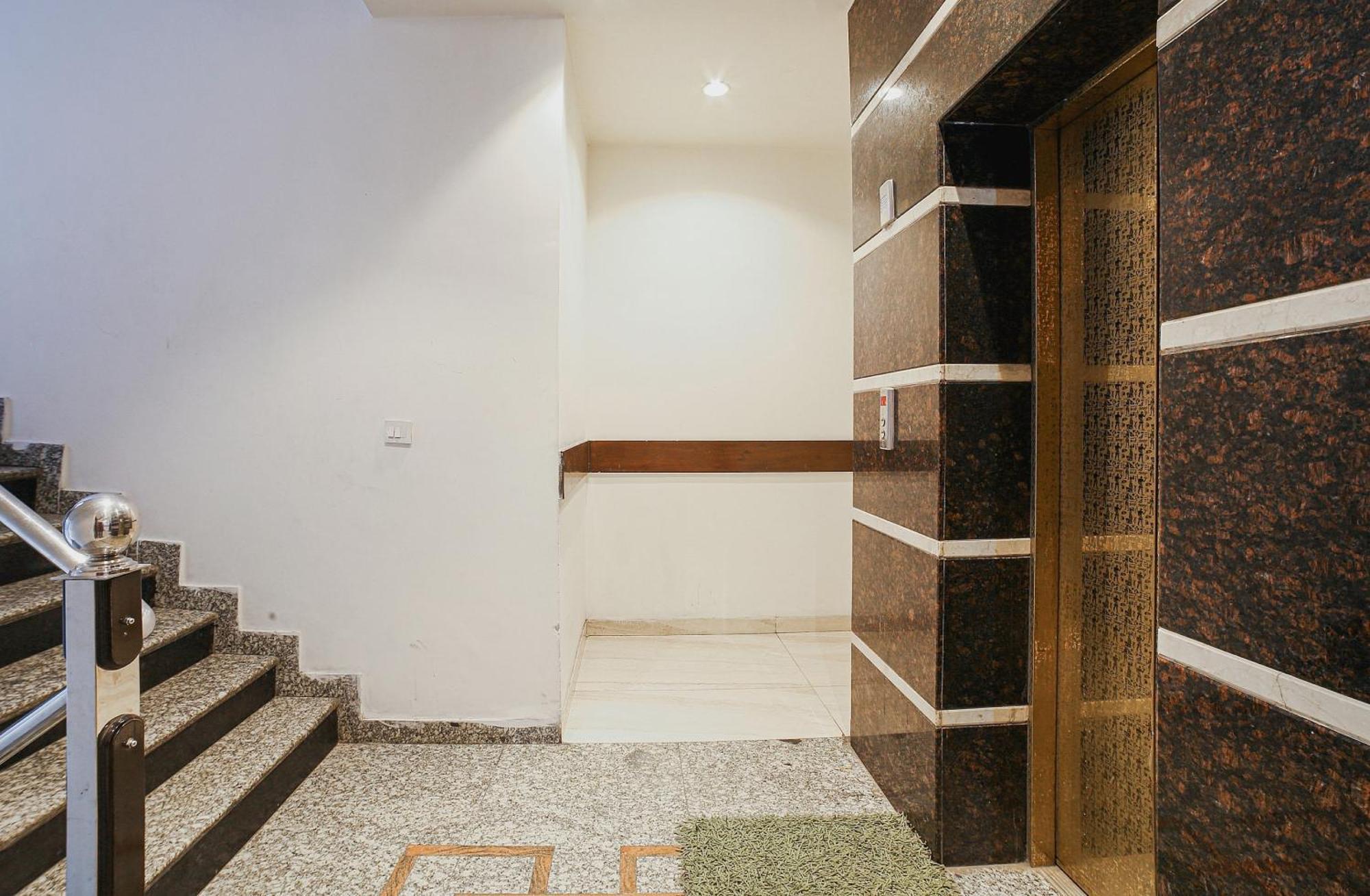 Hotel Townhouse Hollywood Heights à Amritsar Extérieur photo