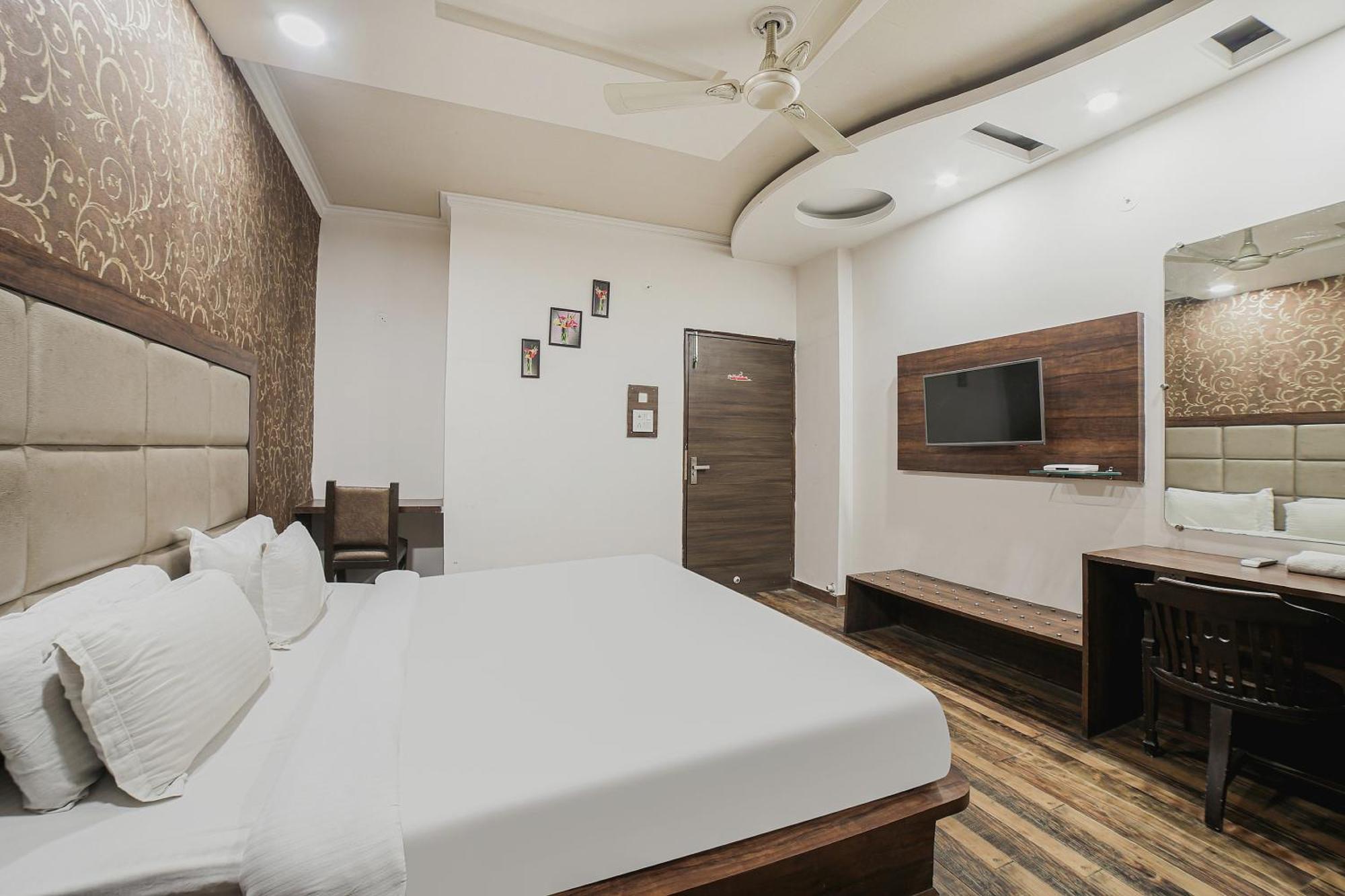 Hotel Townhouse Hollywood Heights à Amritsar Extérieur photo