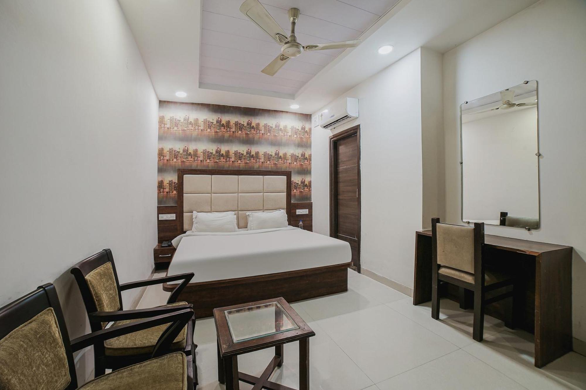 Hotel Townhouse Hollywood Heights à Amritsar Extérieur photo