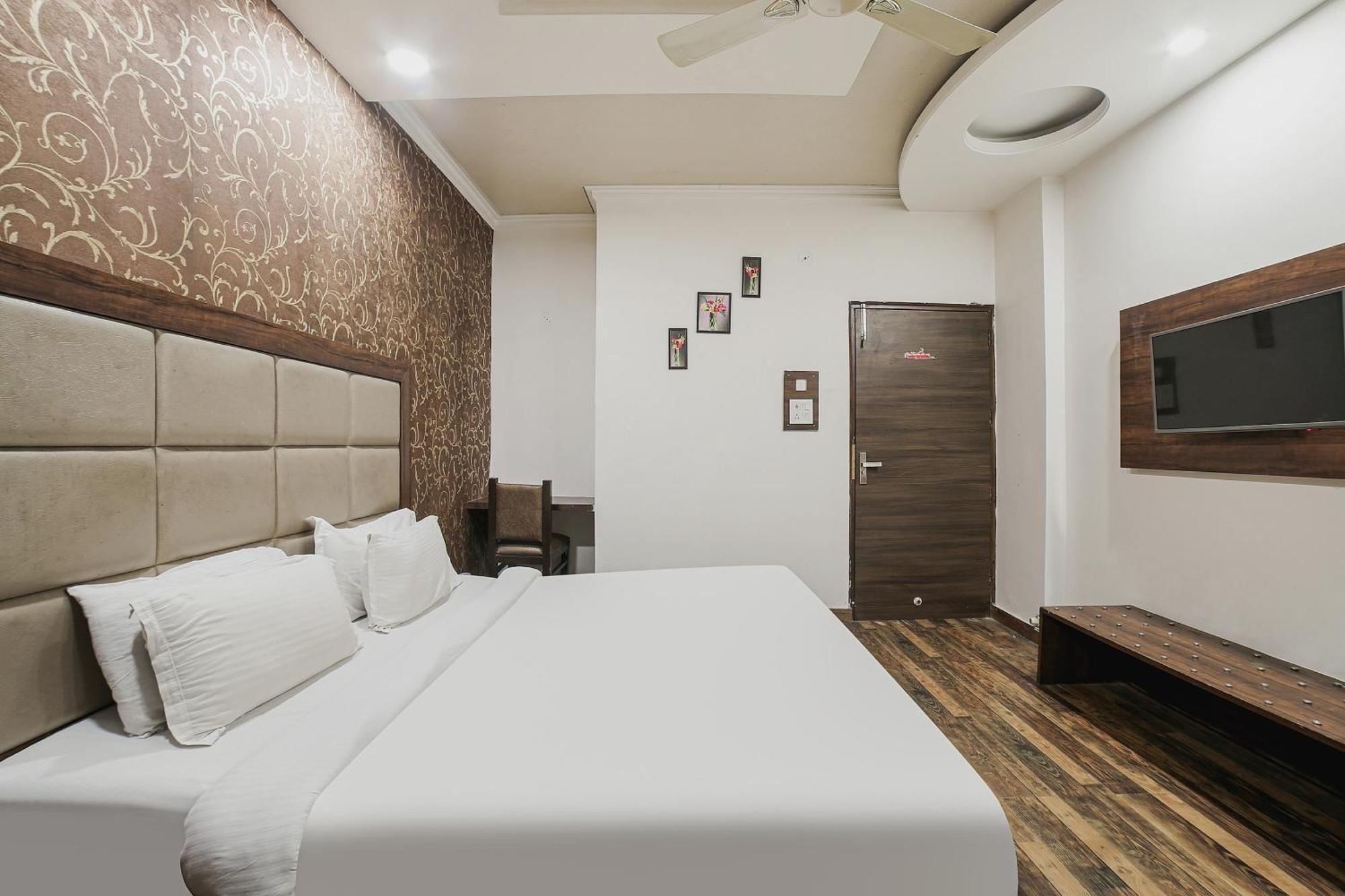 Hotel Townhouse Hollywood Heights à Amritsar Extérieur photo