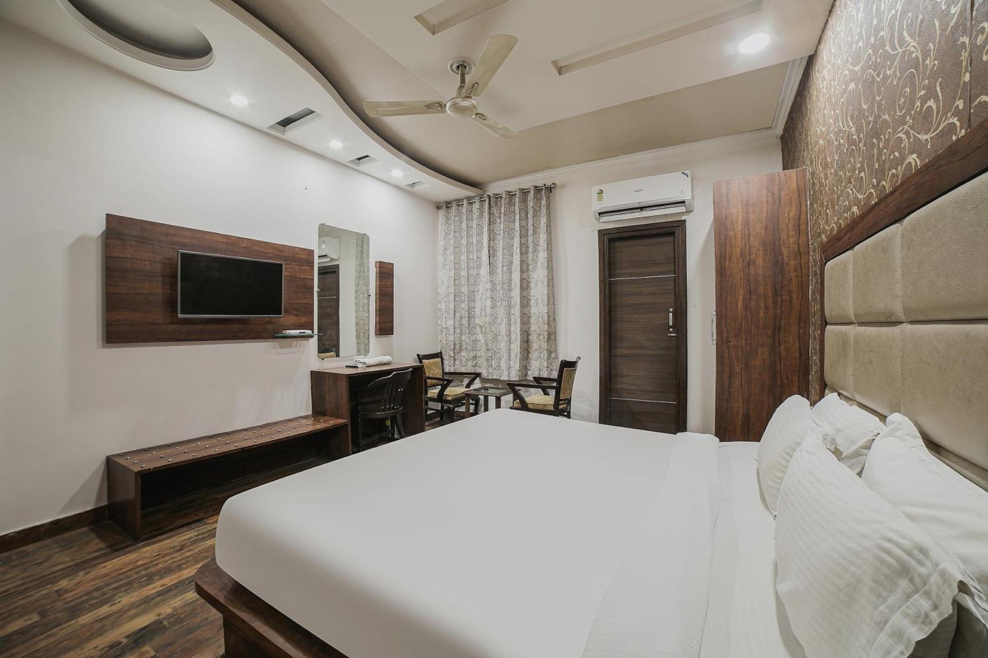Hotel Townhouse Hollywood Heights à Amritsar Extérieur photo